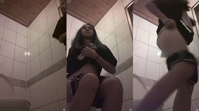 ⚫️【精品厕拍】，公共女坐厕，固定机位正面偷拍，多位漂亮小姐姐方便，赏脸赏逼，崛起大屁股擦腚的姿势好诱人(18V) (11)